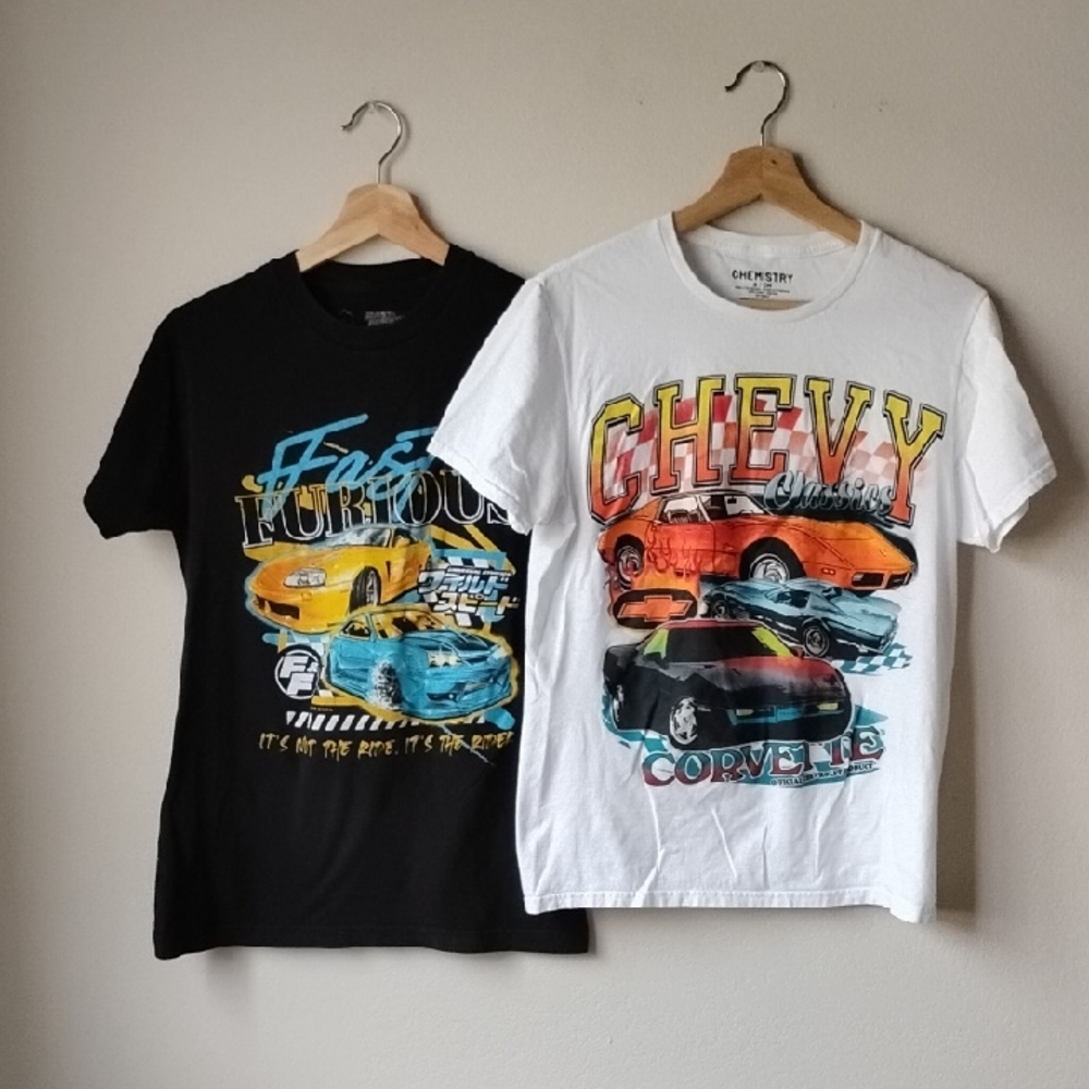 🌺💙 Set of 2 Graphic T-Shirts with Car Designs